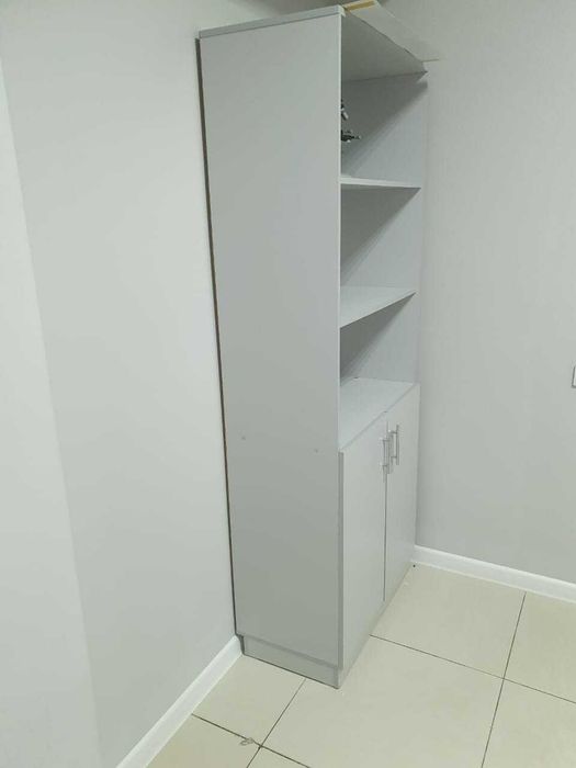 Шкаф стеллажный для офисов и салонов