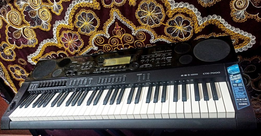 Casio ctk 7000 sotiladi.