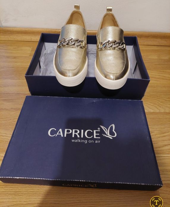 Златисти мокасини