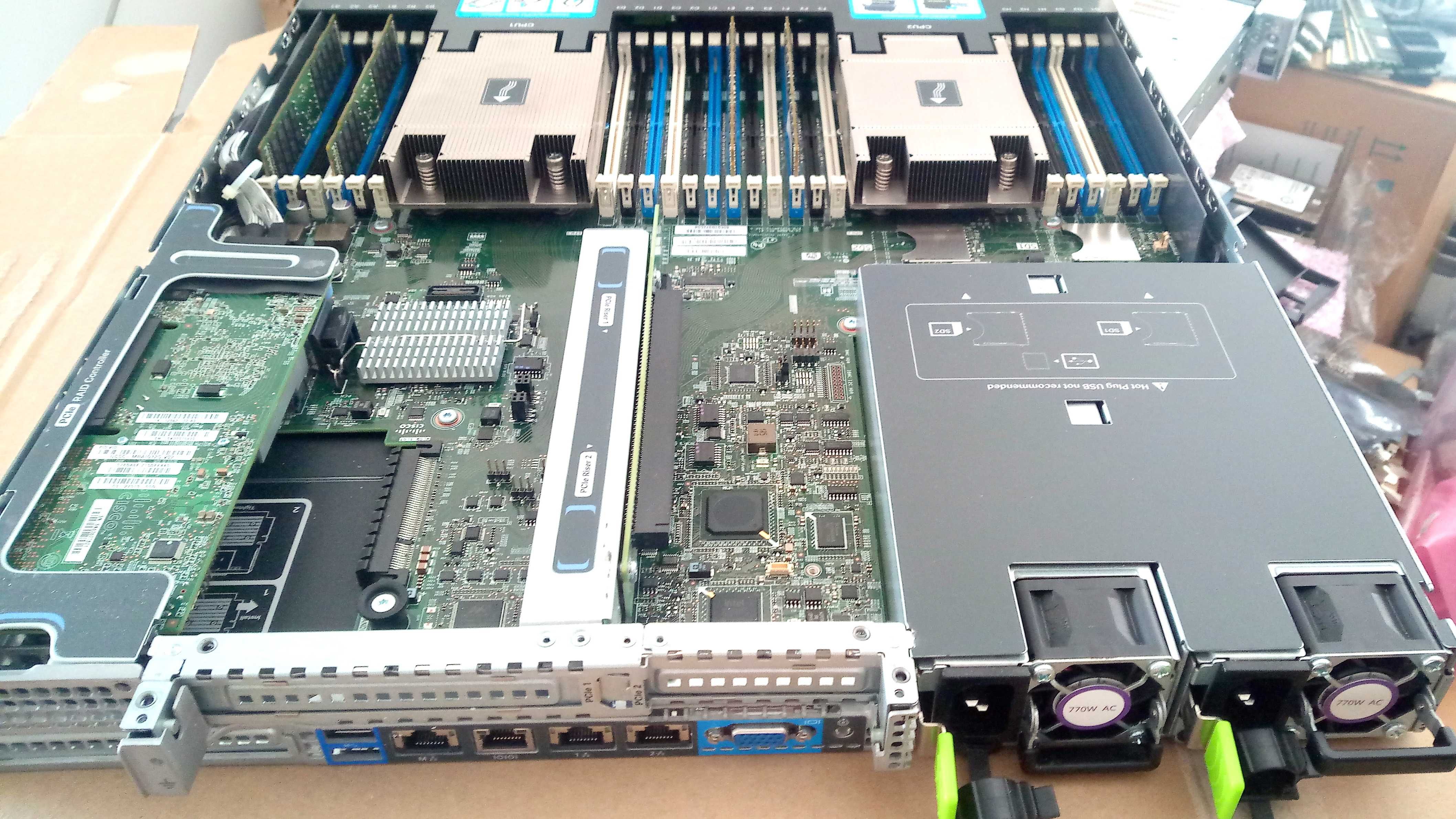 CTO Сървър Cisco UCS C220 M4 2*E5-2620v3 6C 2.4/3.2G 16GB MRAID12G/ZM