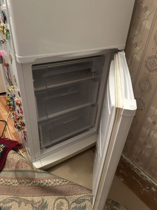 Продается холодильник не работает