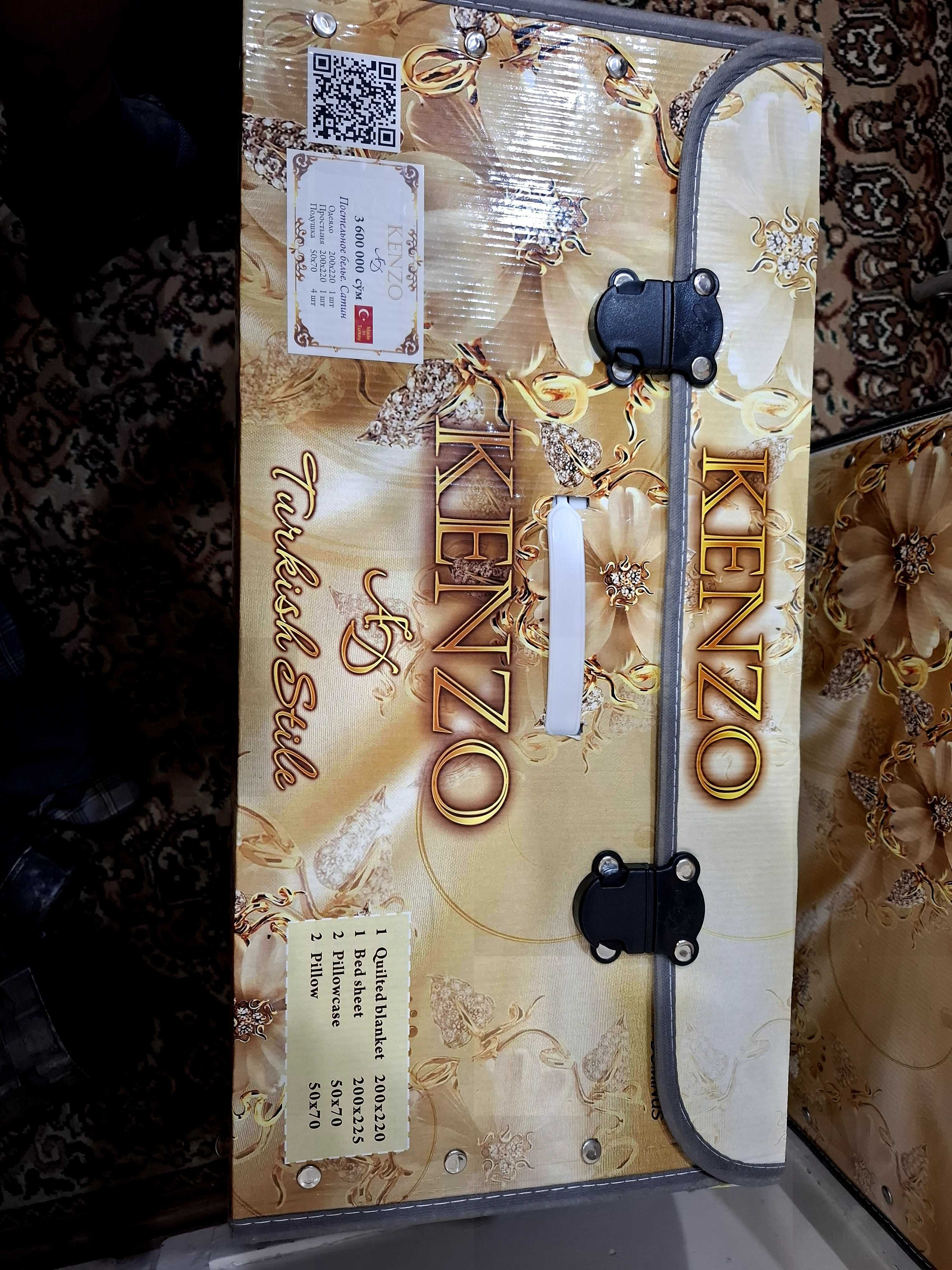 Срочно продам комплект постельного белья  Kenzo Ad