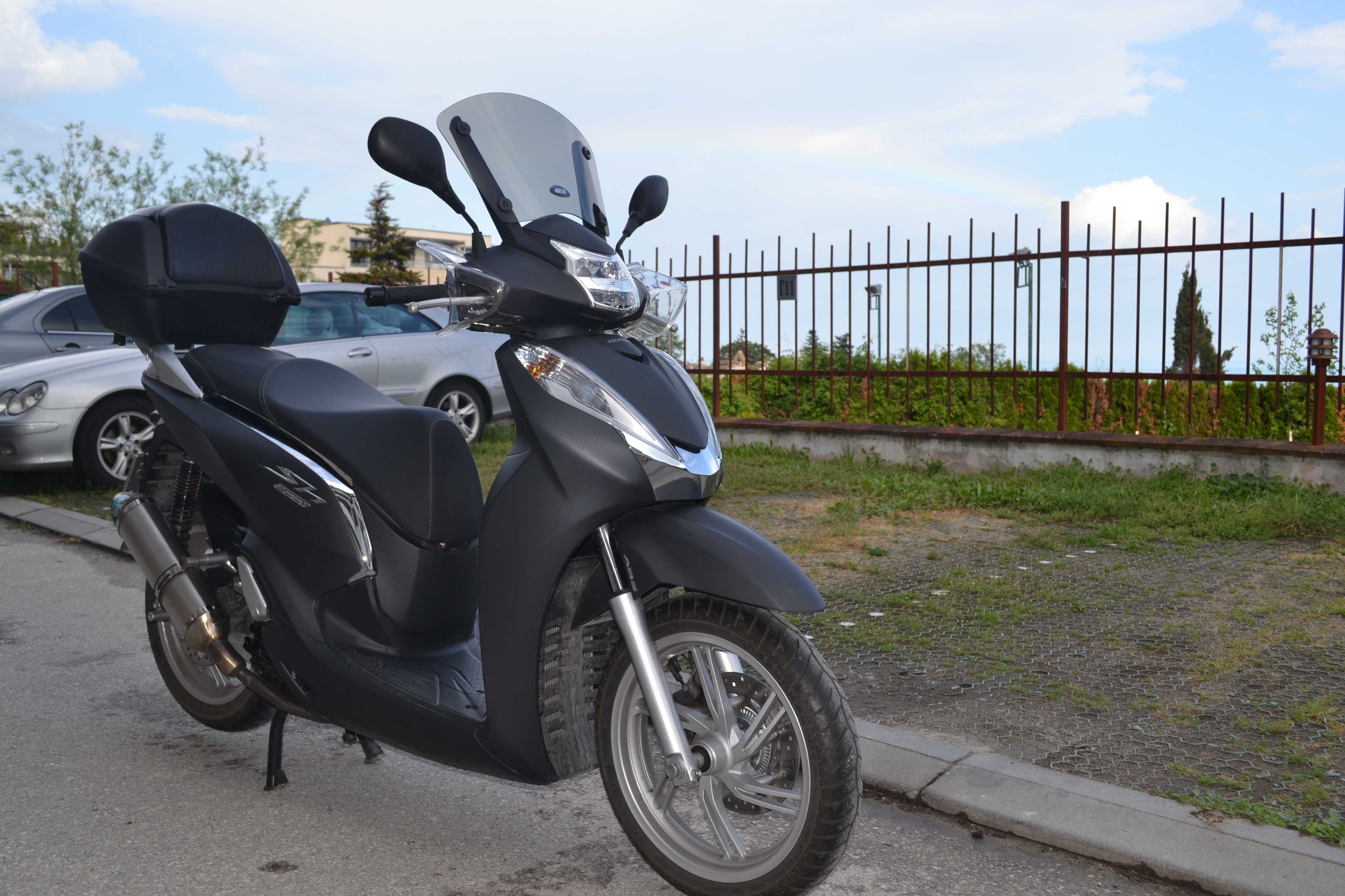Скутер  Honda SH300i