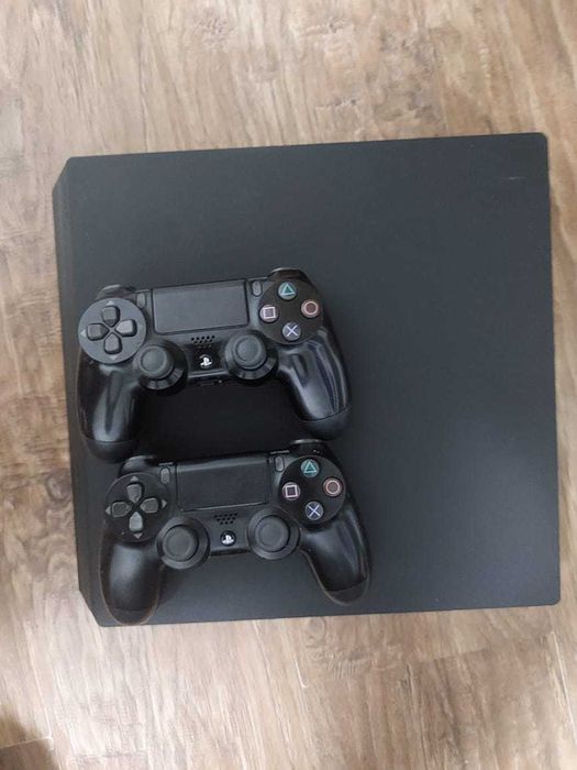 PS4 Pro 1 ТБ + 2 джойстика + 10 игр + PS Plus Deluxe!