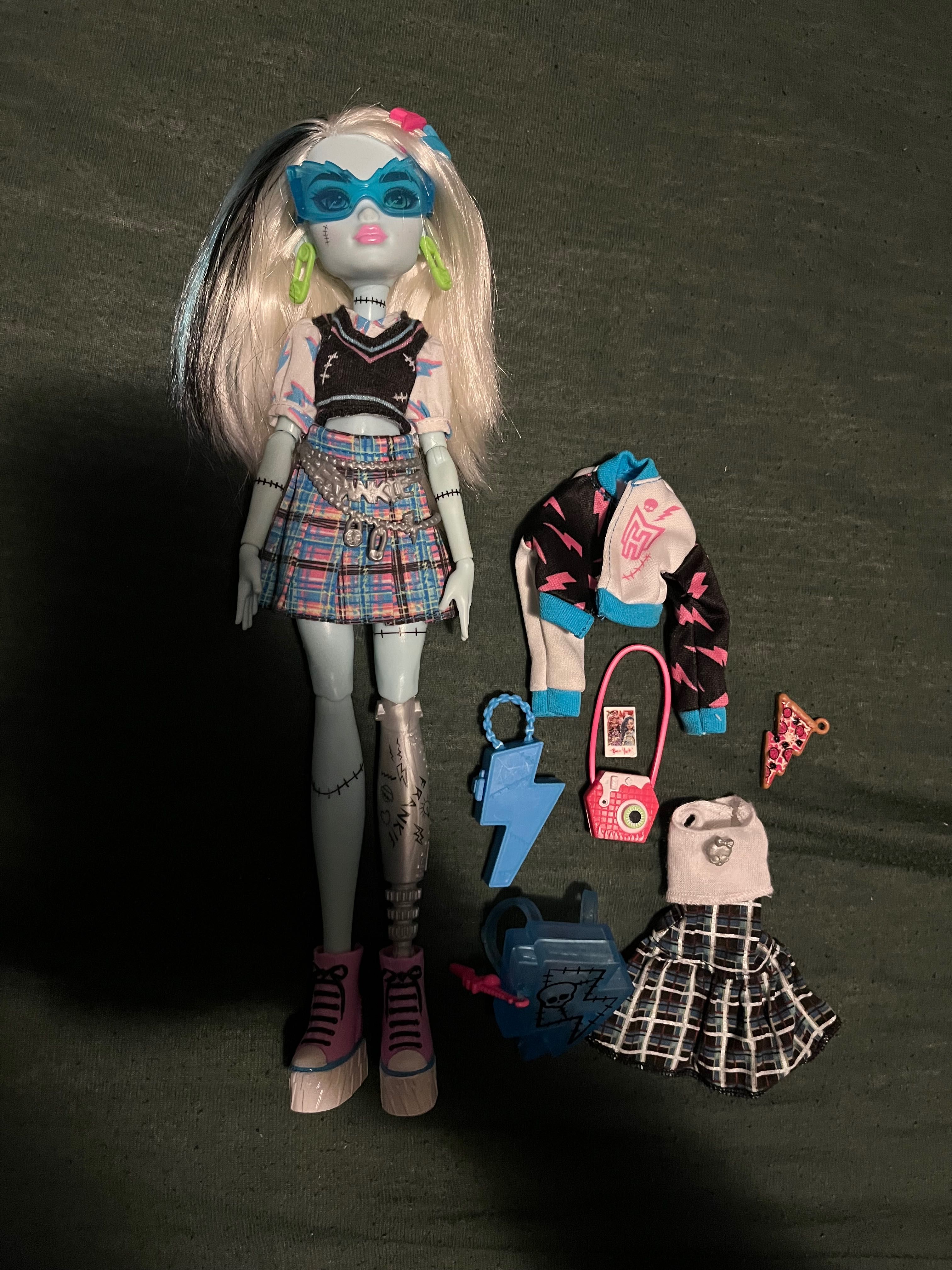 Монстър Хай/Monster High Frankie Stein кукла G3 с много аксесоари