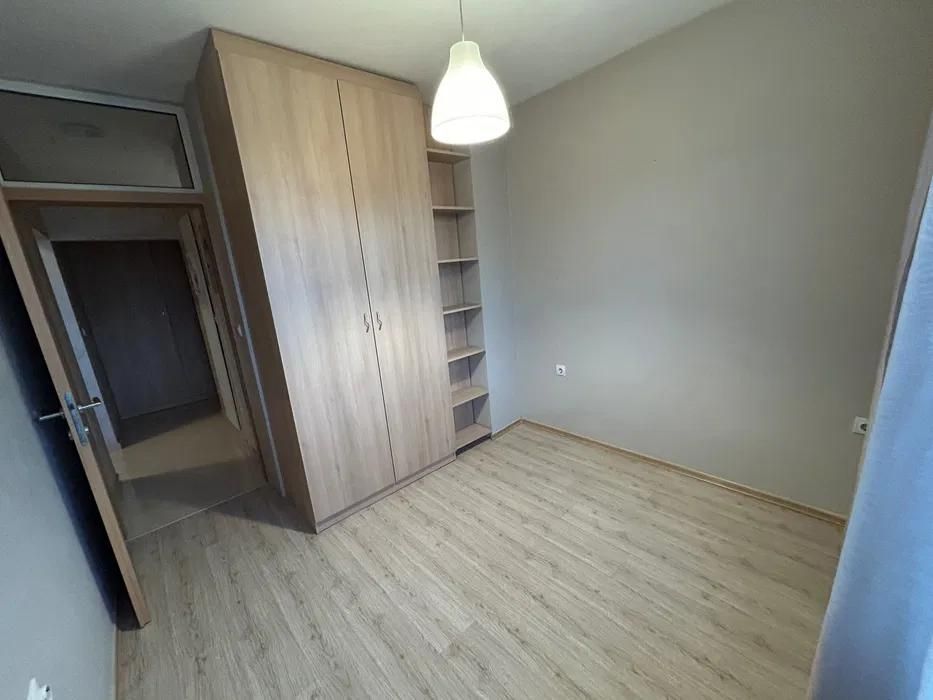 Дава се под наем Тристаен апартамент в София, Красно село - 76 кв.м за 649 € - Снимка #2