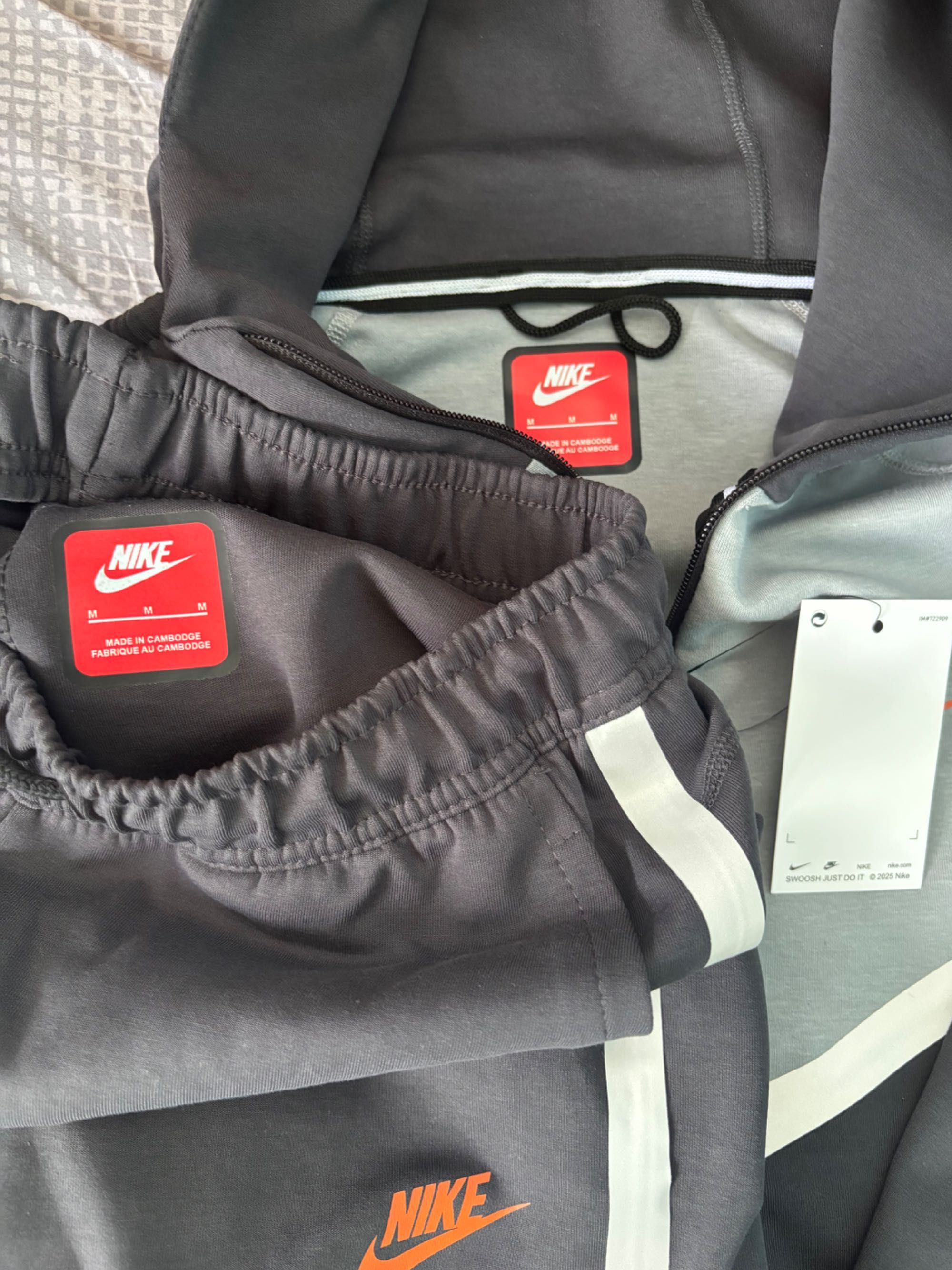 Спортен екип Nike tech fleece