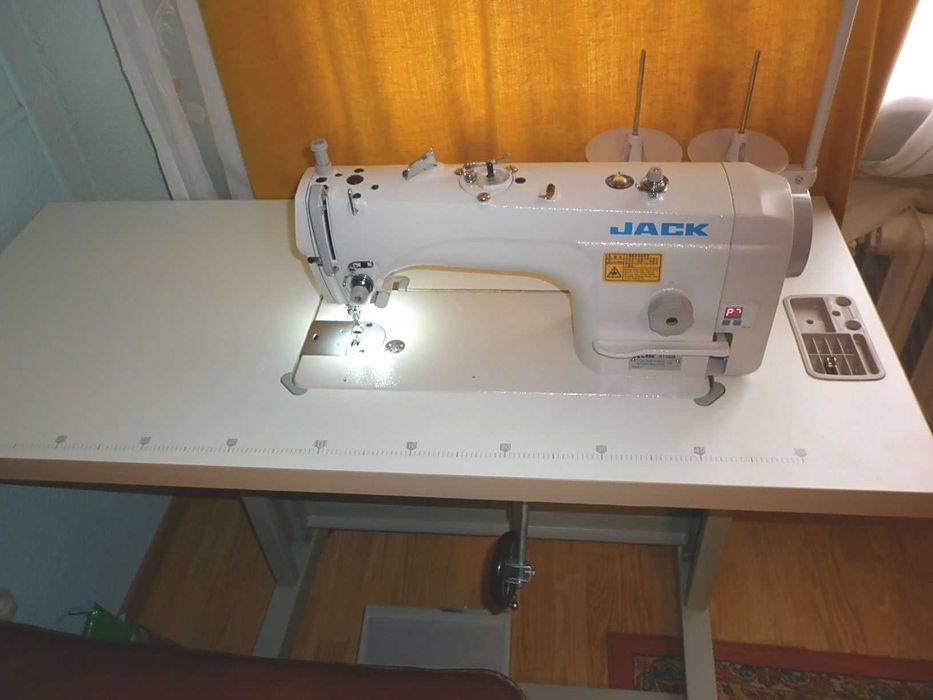 Masina de cusut, Manechin Dama