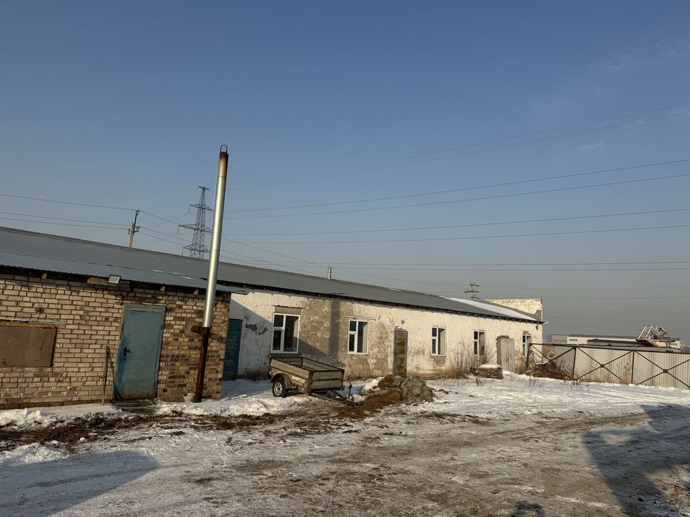 Сдается по ул. Ондирис р-н Лесозавода, помещение 150м2 и 350м2.