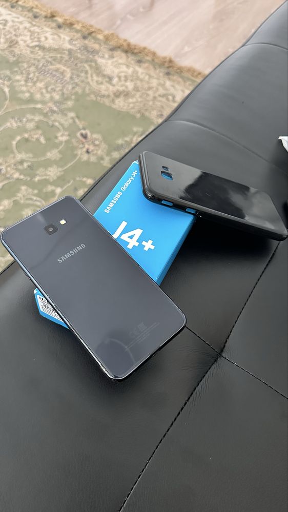Samsung Galaxy J4 +.