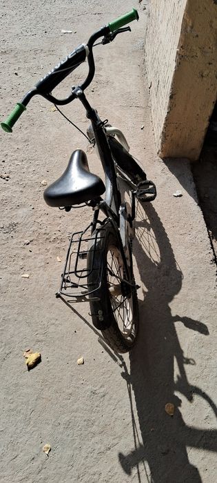 Детский велик 16 балоны.второй велик алюминевый 26 размер