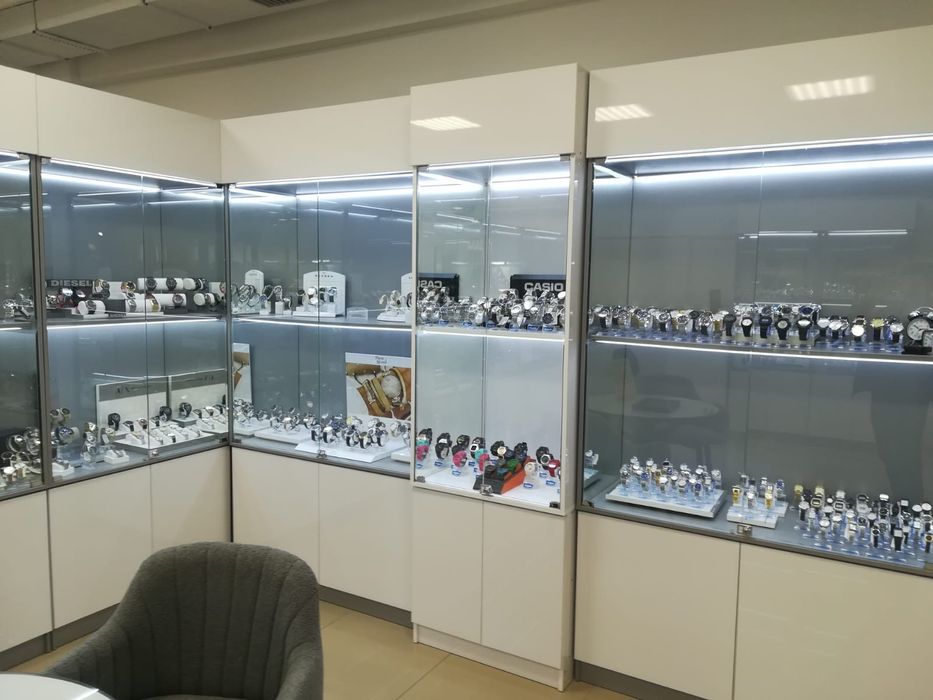 Изготовление торгового оборудования и мебели.