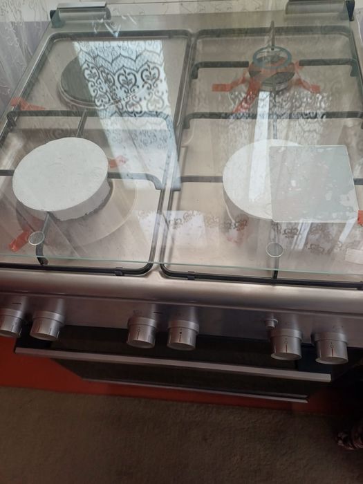 Газ плита новый.   .