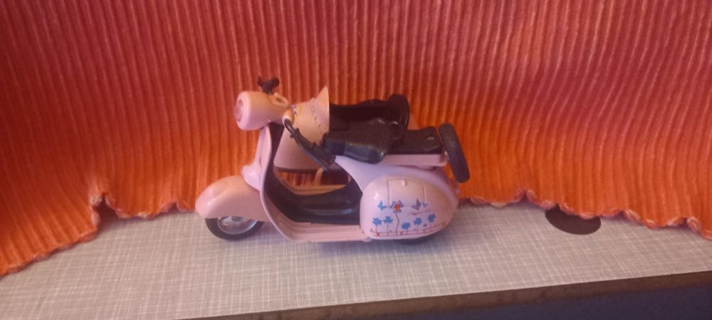Macheta scuter negru