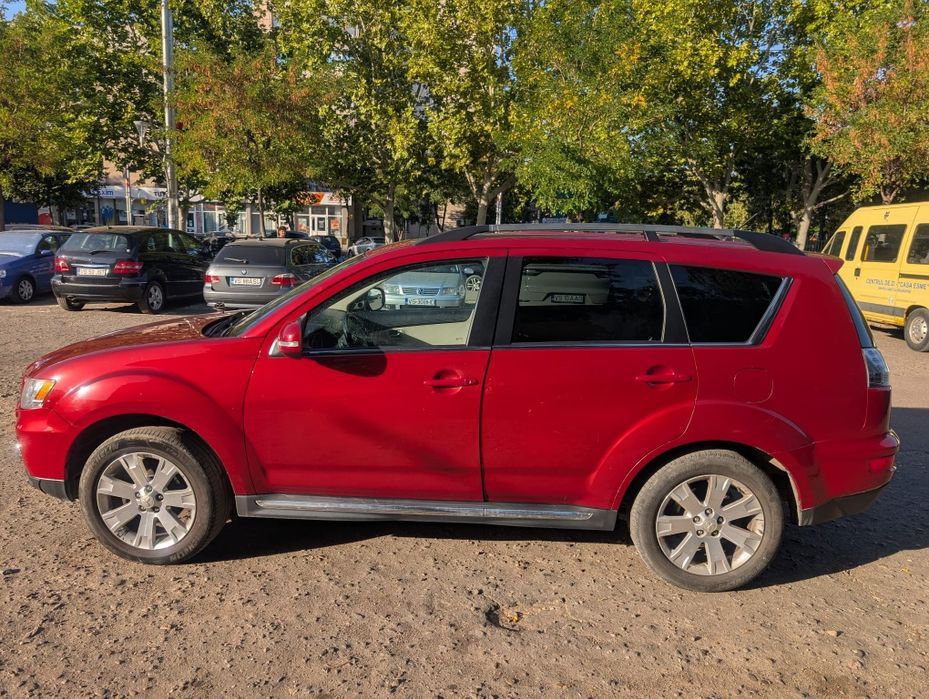 Mitsubishi Outlander 2.2 Diesel 4x4 – 7 Locuri – 2011 – EURO 5