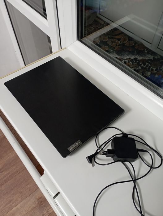 Продам ноутбук lenovo SSD