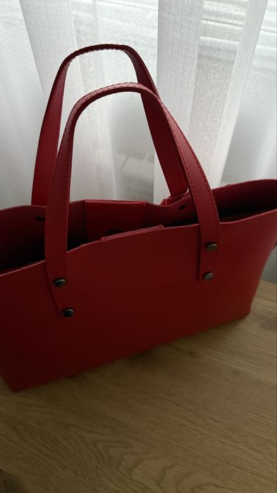 Луксозна Италианска Чанта от Естествена Кожа,