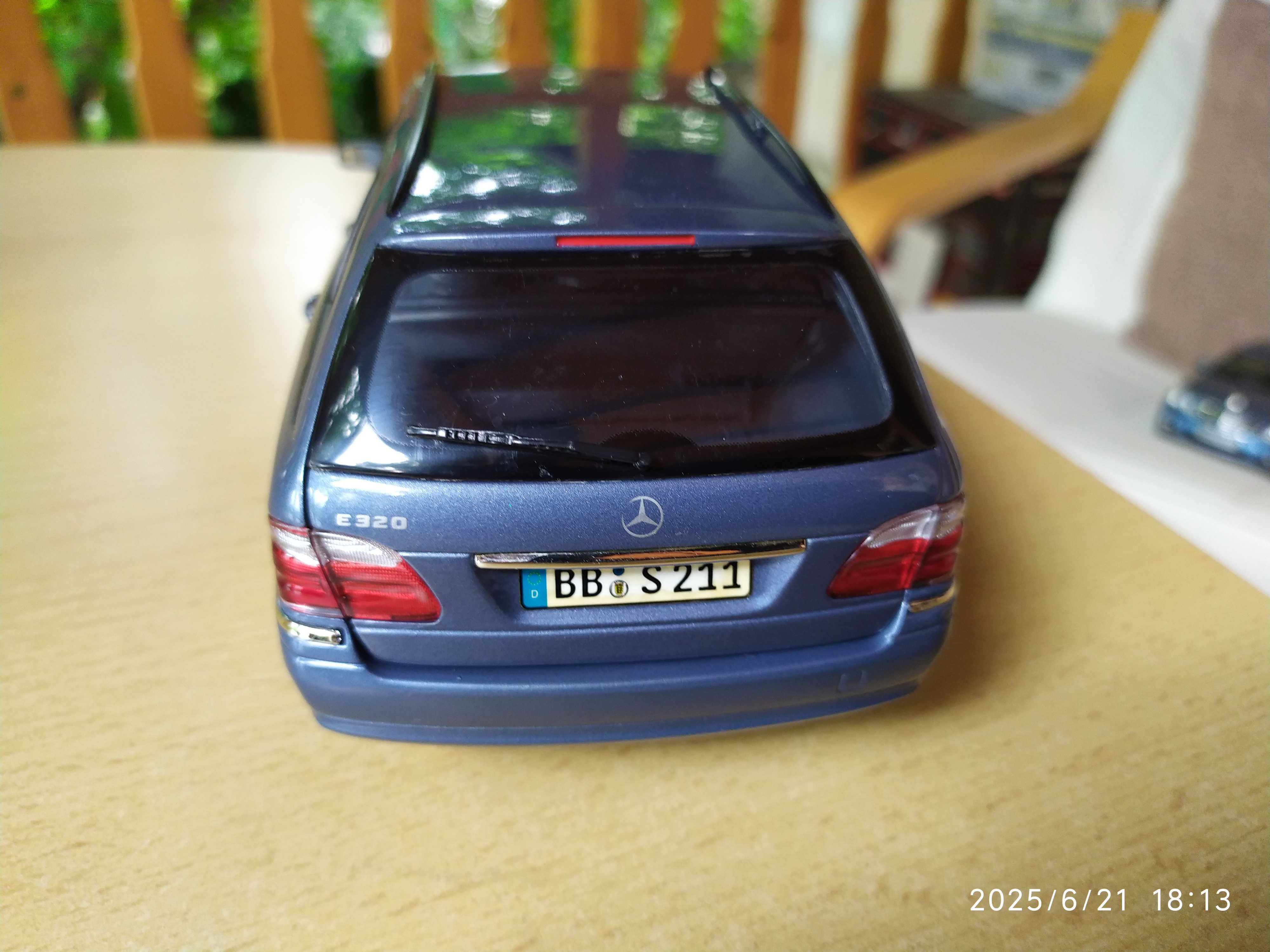 Метален модел на Mercedes Benz E Class Klasse T Modell S211  - Kyosho