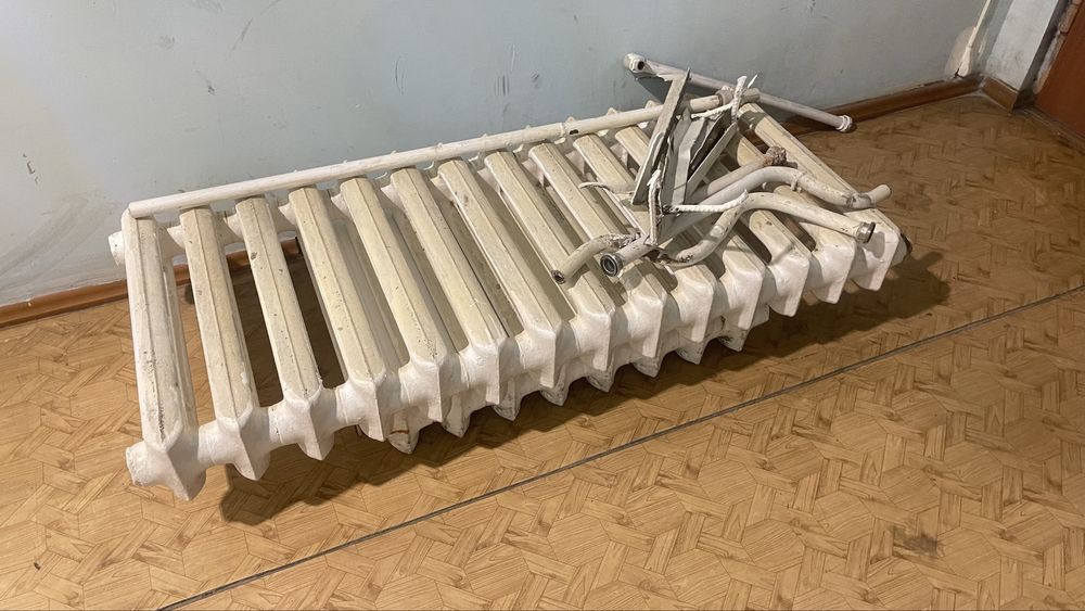 Продам чугунные батареи