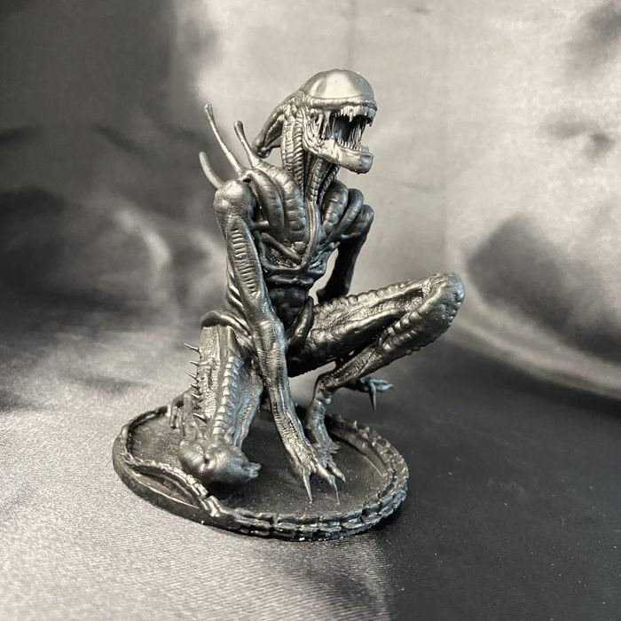 Фигурка Хищника: статуэтка по мотивам культового фильма. Фигурка