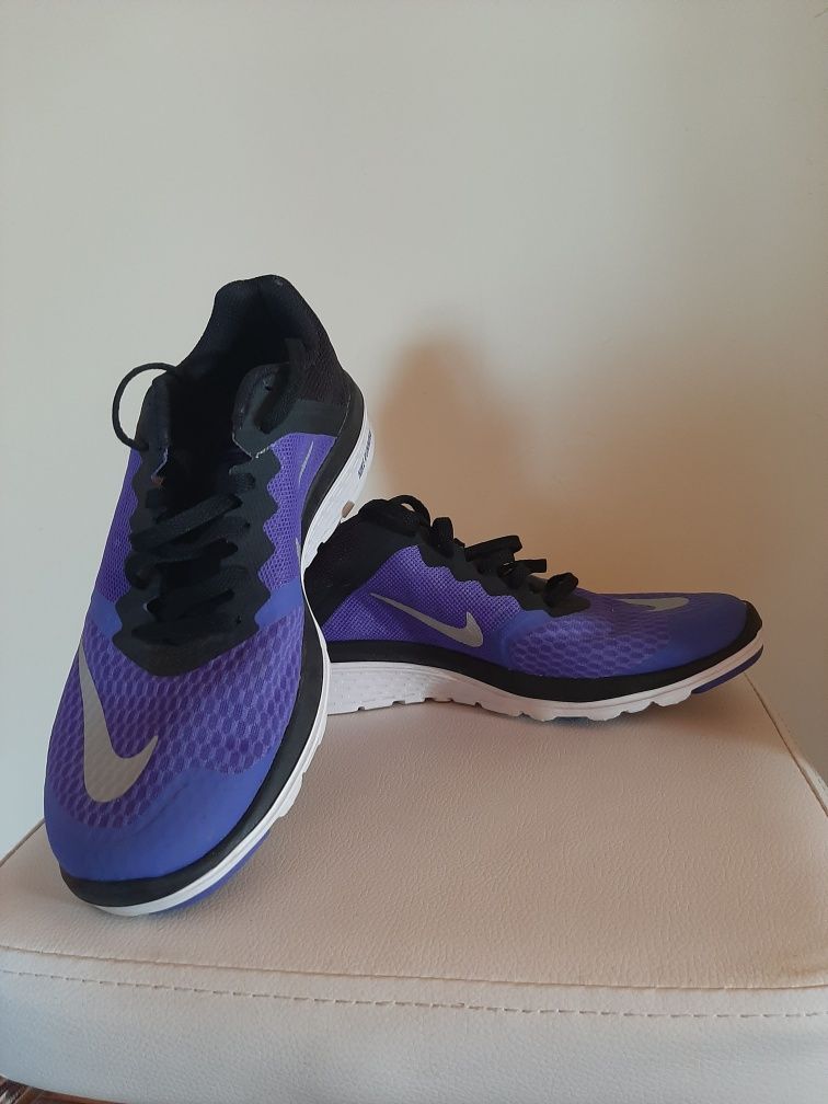 Nike, спортни обувки