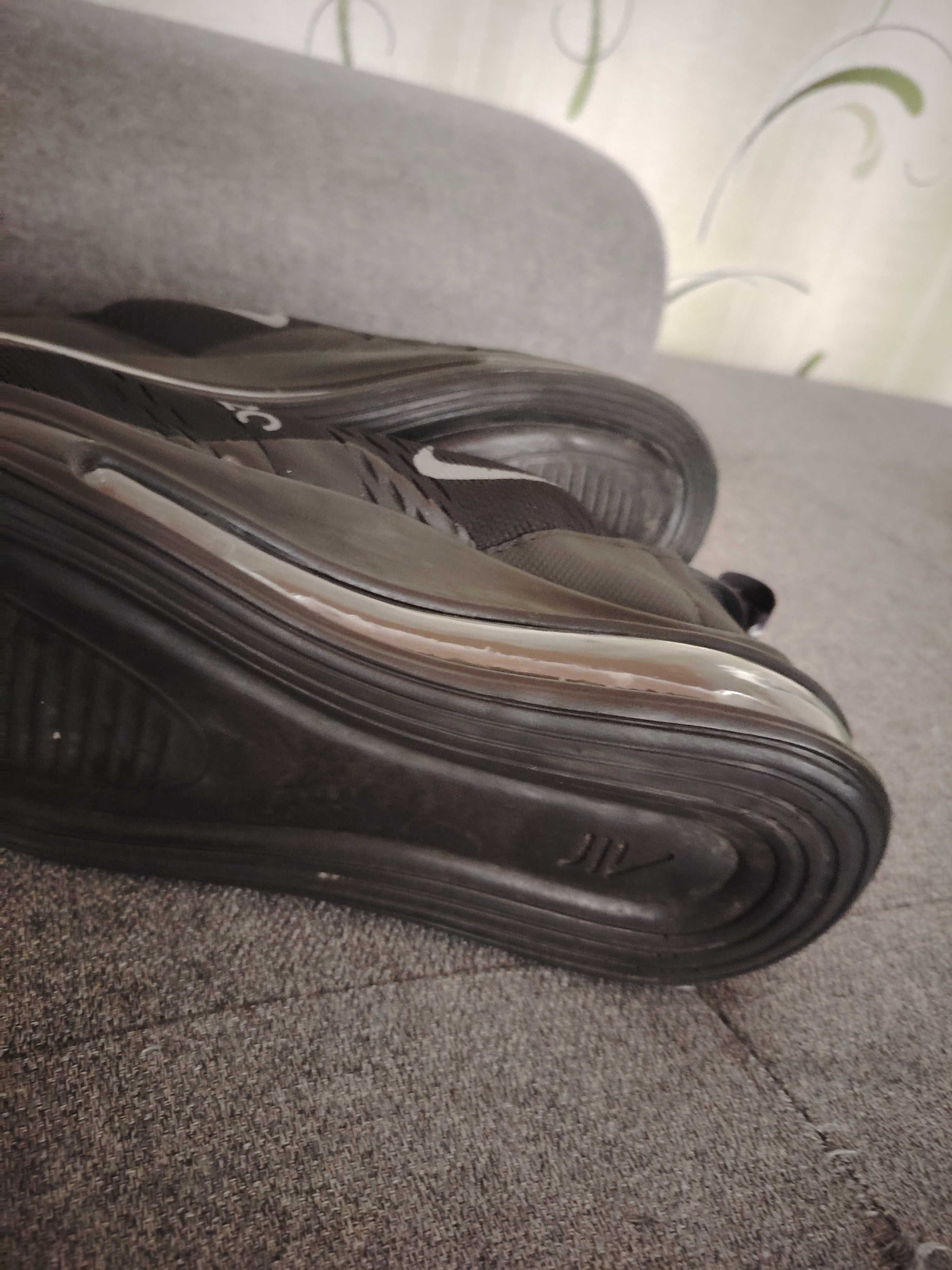 Маратонки nike 41 номер