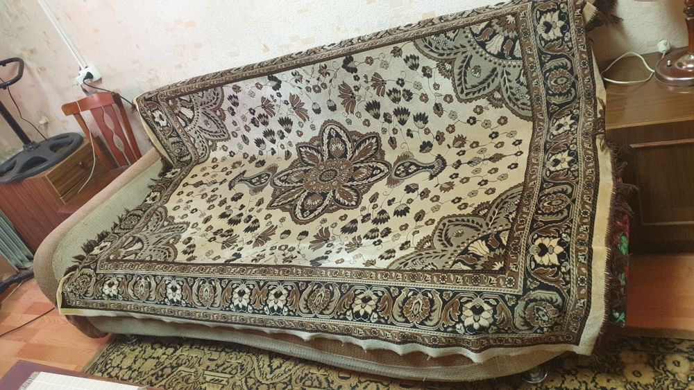 Стеклянная подставка,кресло и диван! Недорого