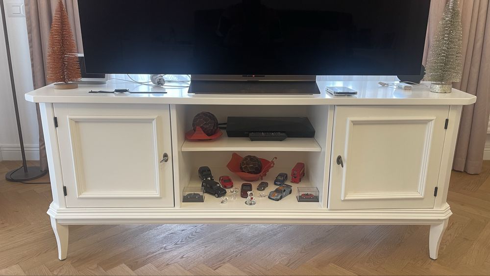 Vand mobilier neoclasic alb, lemn masiv