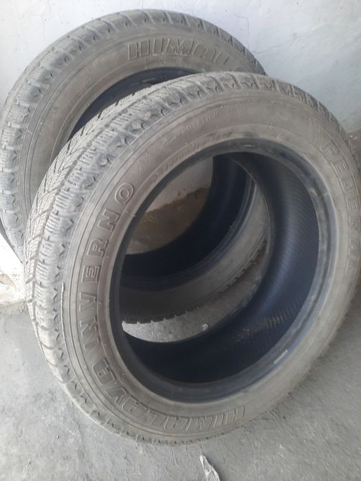 Продам шины зимние б/у,в хорошем состоянии две штуки.