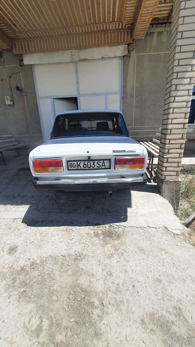 Vaz 2107 metan 2000 yil srochna sotladi