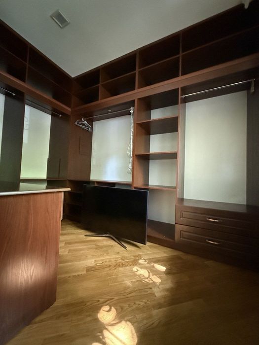 Ц-2  3/1/4 московская планировка 80кв. Подвал 12кв. Под офис. Своя