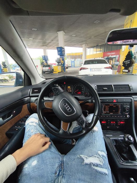 Vând sau schimb A4B7