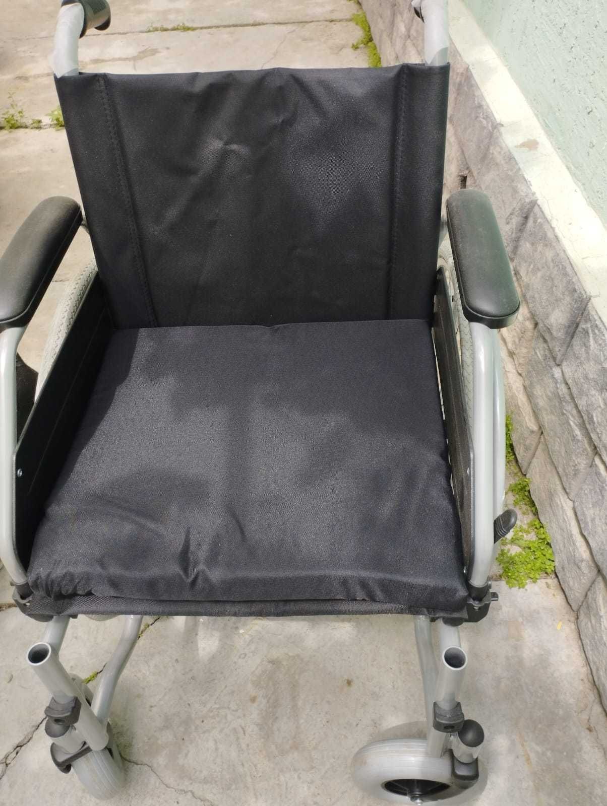 Продам инвалидное кресло новое