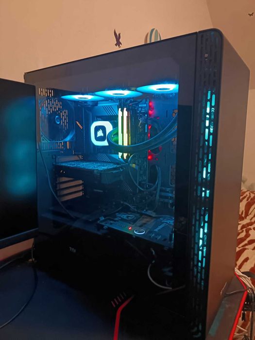 PC Gaming  High-End Intel i7-13700 32GB RAM 1.4 TB