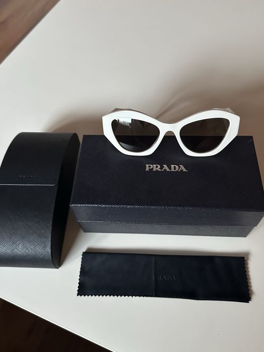 Слънчеви очила Prada