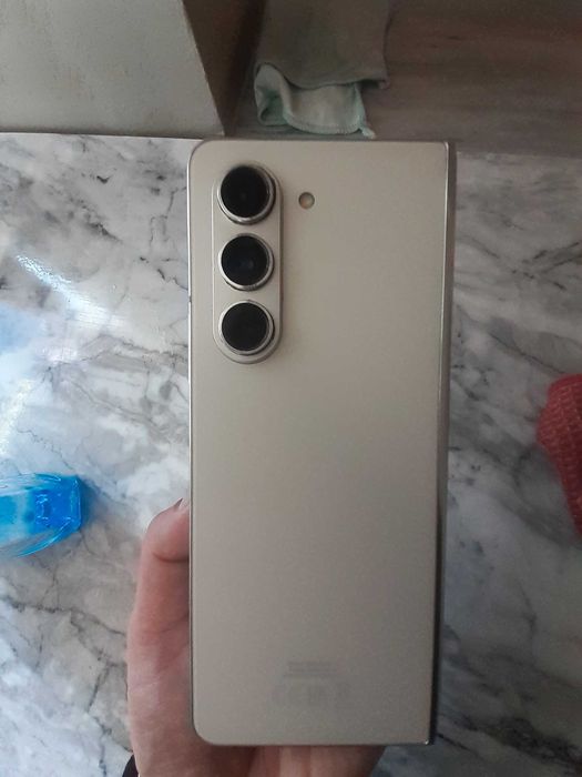 Samsung Z Fold 5