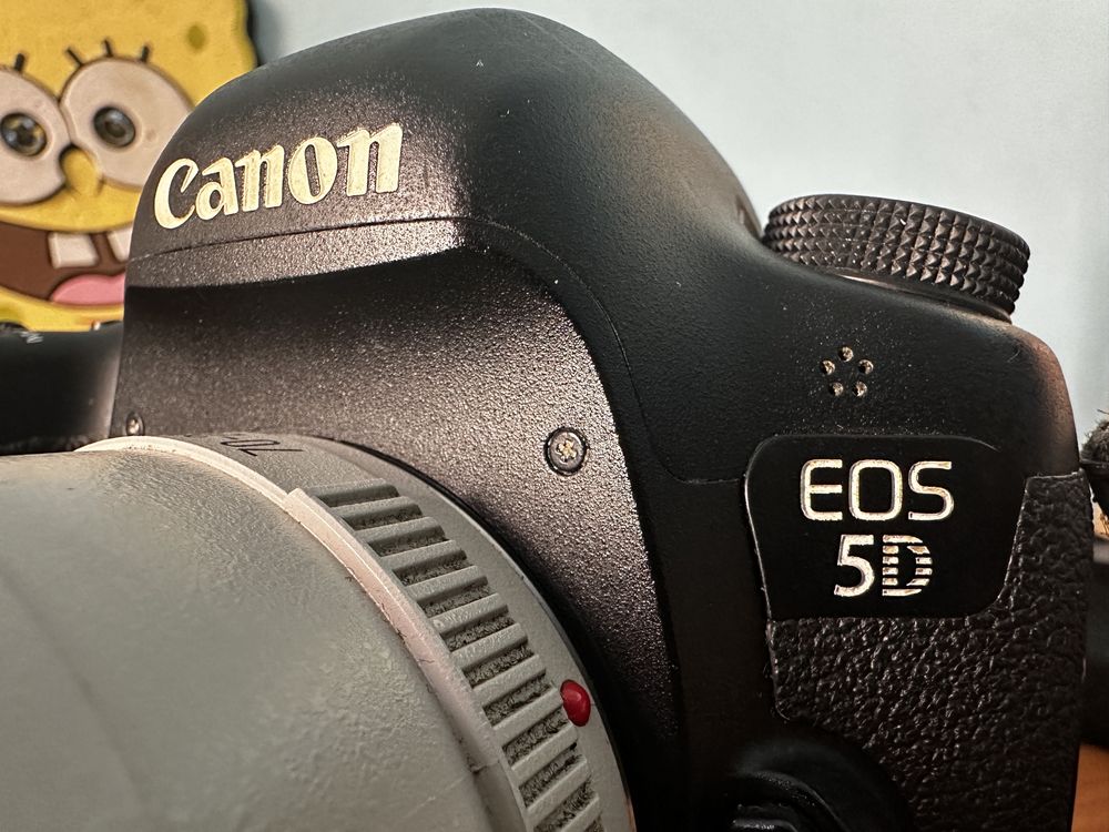 Canon 5D Mark III + Grip