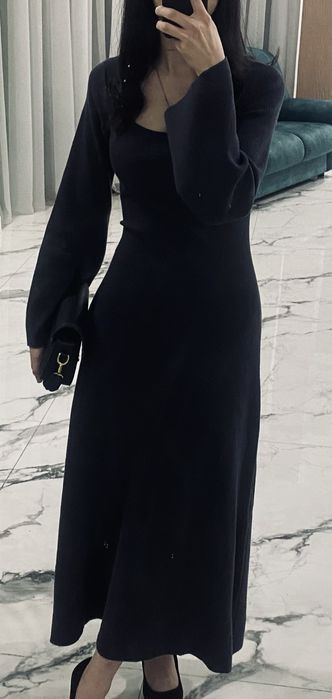 темний синий платье