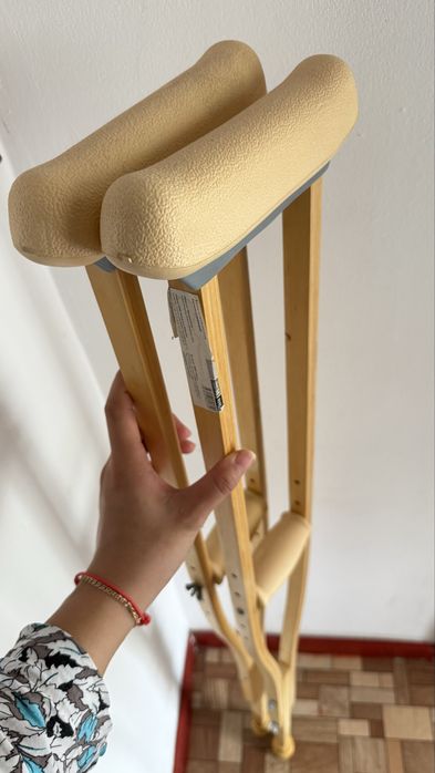 Продам взрослые подмыщечные костыли