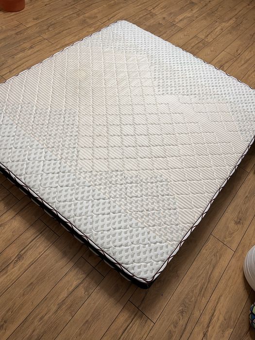 Продам Б/у Матрас