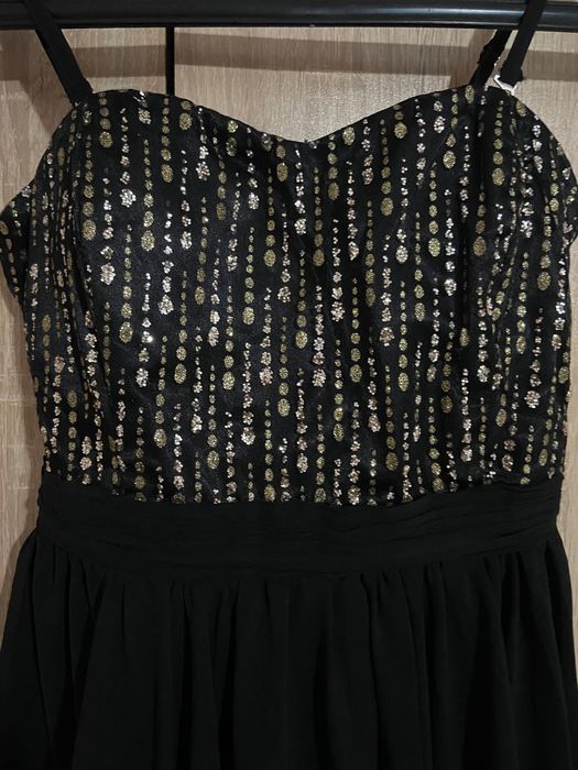 Черна рокля официална