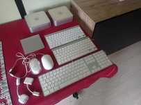 2x Mac Mini + 3x tastaturi, 2x mouse, 1x trackpad