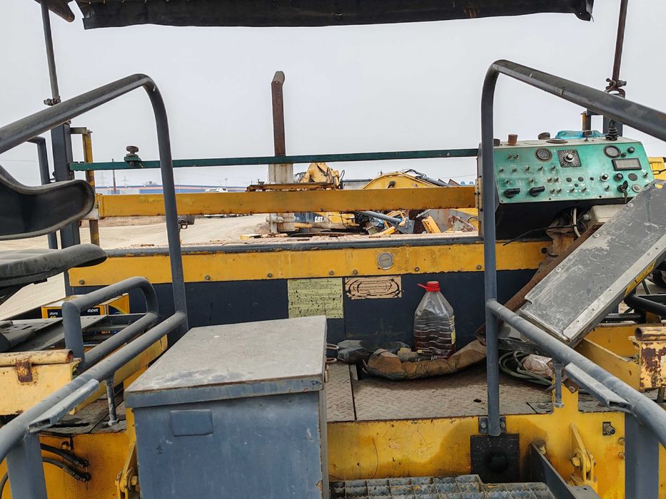 Finisor asfalt pe senle Dynapac F14C