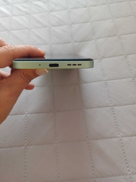 Продава се телефон Xiomi  Redmi 13C