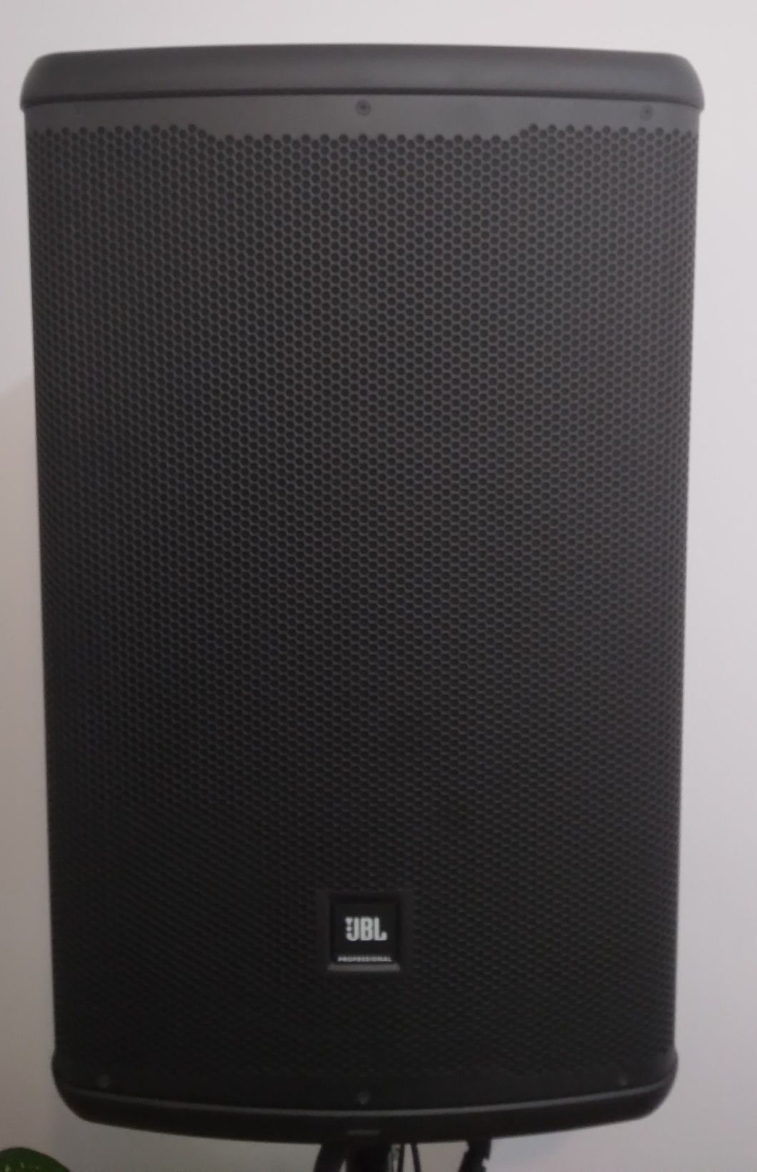 B O X E marca Jbl 715 de 2x1300 W,noi,doar probate