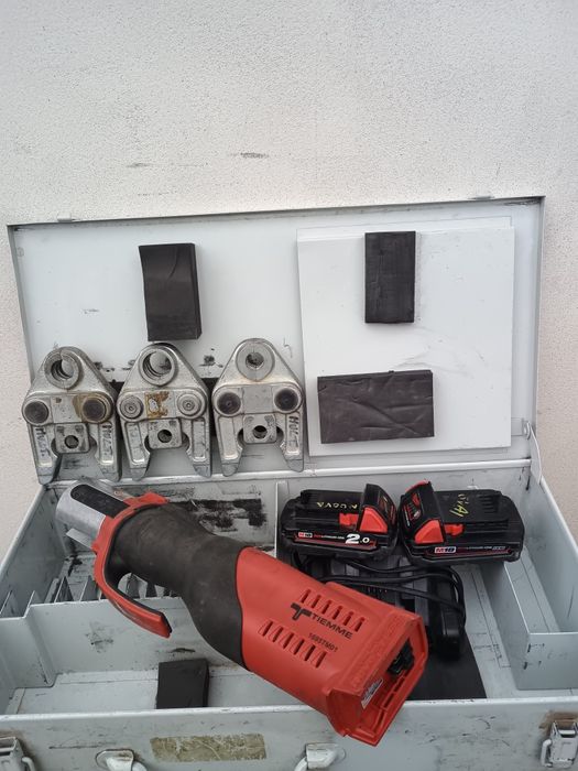 Presa sertizat novopress,2 baterii, încărcător , 3 bacuri th 16,20,26