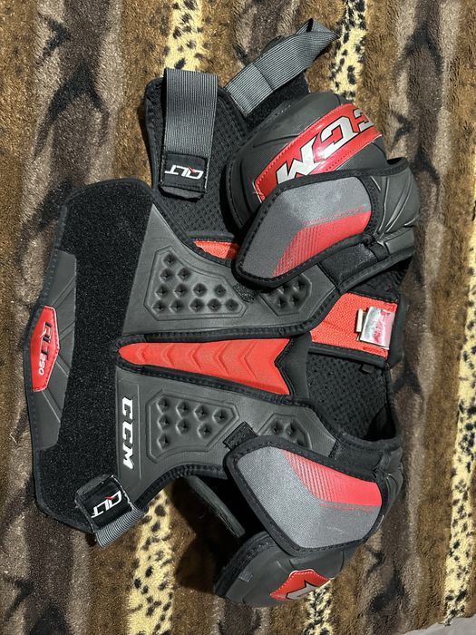 Продам хоккейную форму