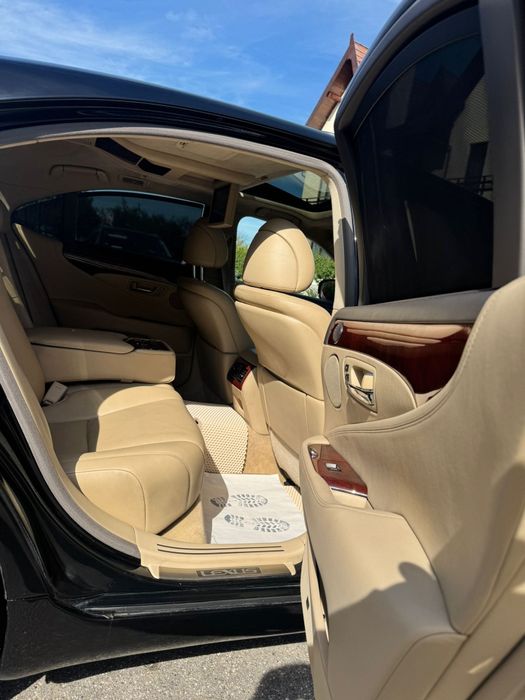 Variante/ Lexus LS460