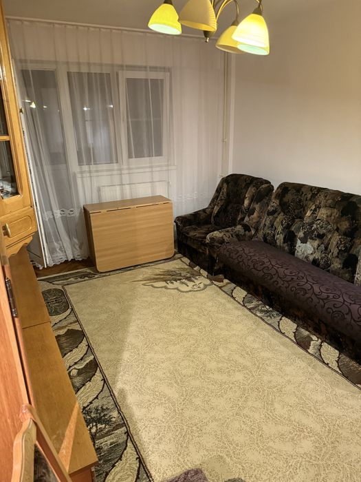 Inchiriez apartament cu 3 camere
