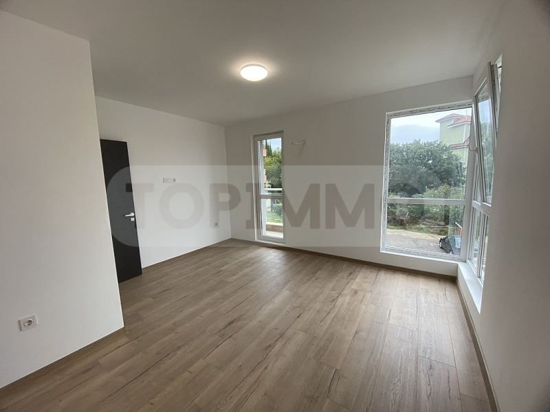 Продава се Двустаен апартамент в Варна, м-т Пчелина - 50 кв.м за 2060 €/кв.м - Снимка #3